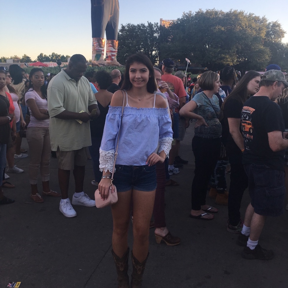 Meet your Posher, Hayley